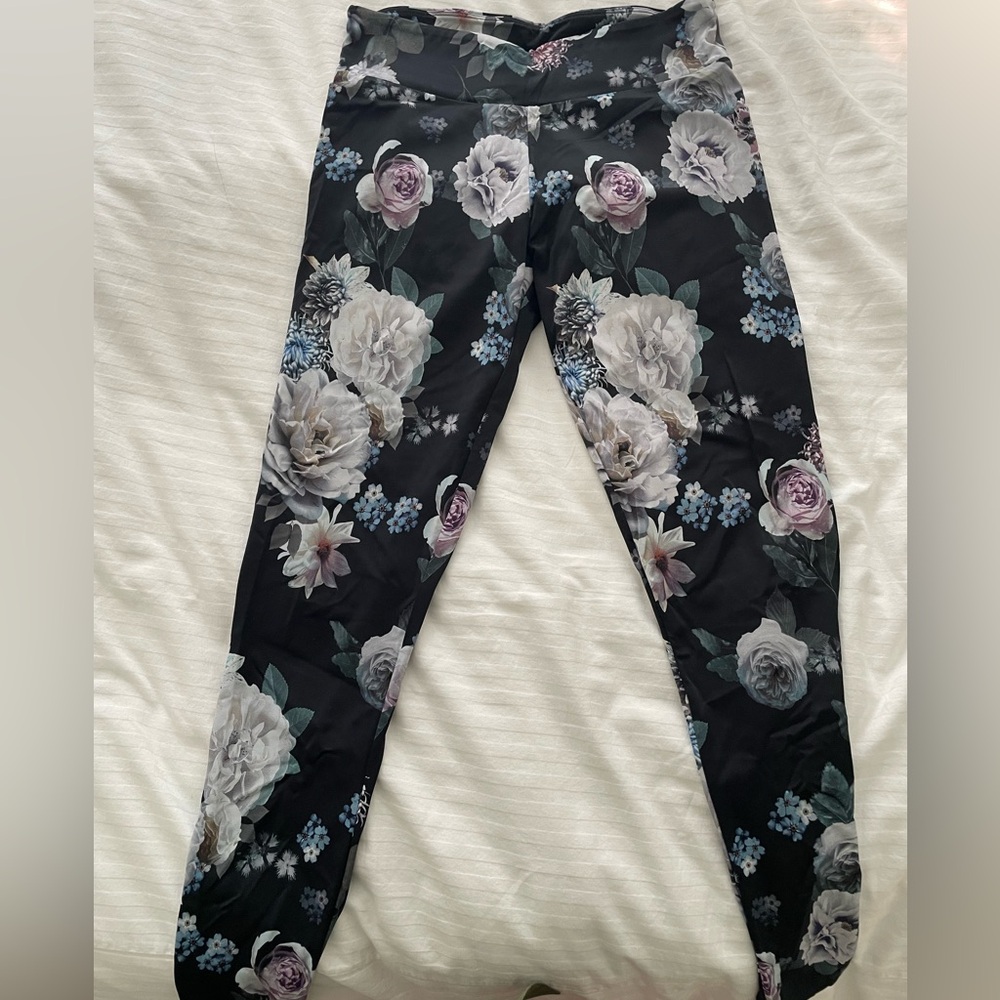 EUC Peony & Me Leggings Sz M